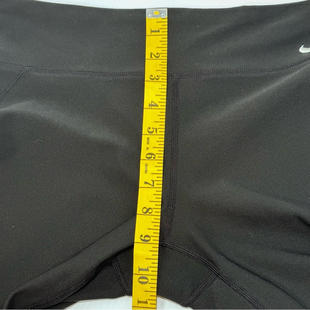Nike Fit Dry Cycling Shorts Women’s Size Small Mid Rise Black Waist Pocket - Picture 10 of 10